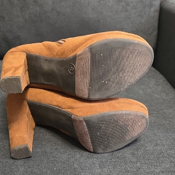 Mossimo Supply Co. Brown Ankle Booties - Picture 5 of 8